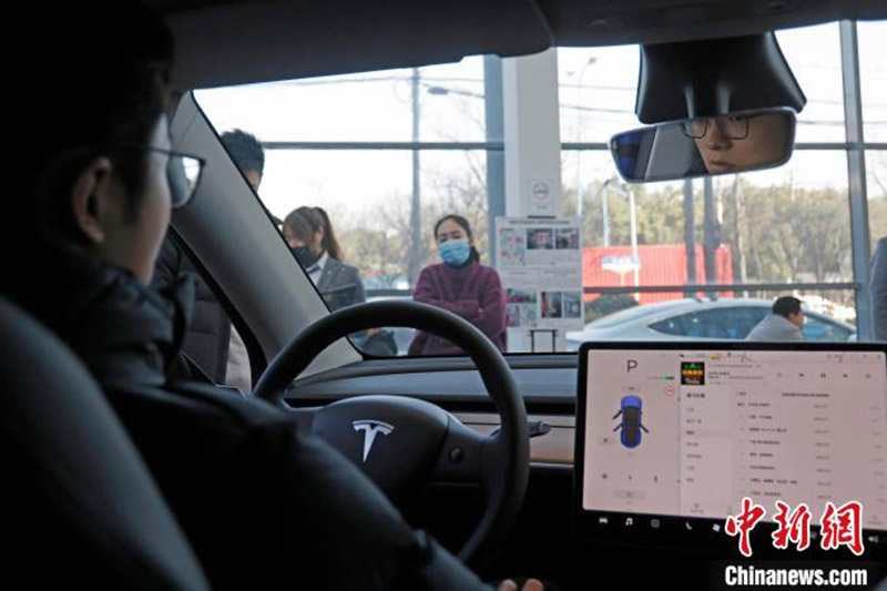 Tesla dévoile son Model Y à Shanghai