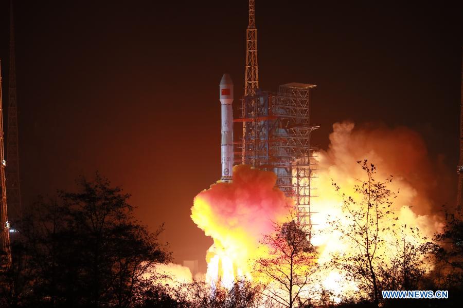 La Chine lance un nouveau satellite de télécommunication mobile