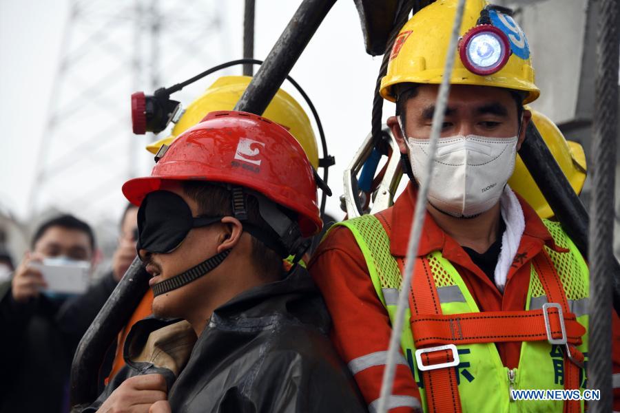 Chine : un total de onze mineurs extraits d'une mine d'or
