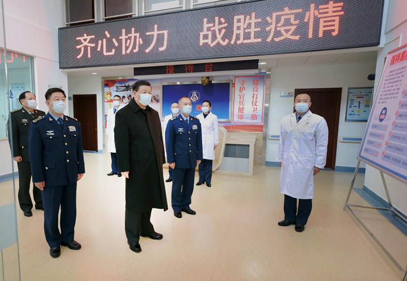 Xi Jinping inspecte les troupes de l'armée de l'air stationnées au Guizhou