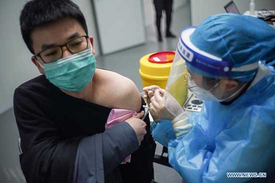 Beijing commence à vacciner le grand public contre le COVID-19