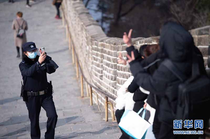 Des policières patrouillent sur la Grande Muraille