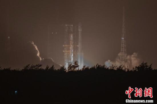 La Chine lance une fusée porteuse à moyenne poussée Longue Marche-7A