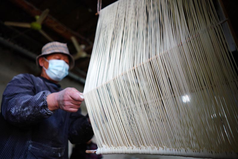 Dans le Hebei, les nouilles faites à la main offrent de nouvelles sources de revenus