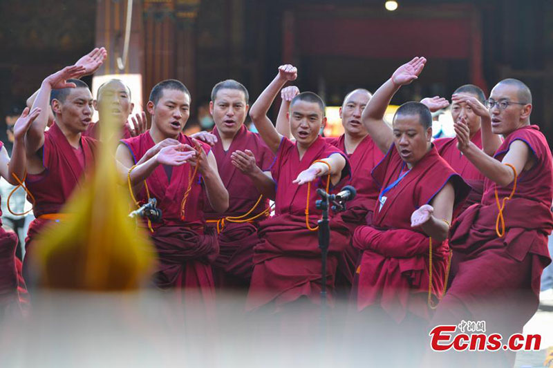 13 moines tibétains reçoivent le plus haut diplôme du bouddhisme
