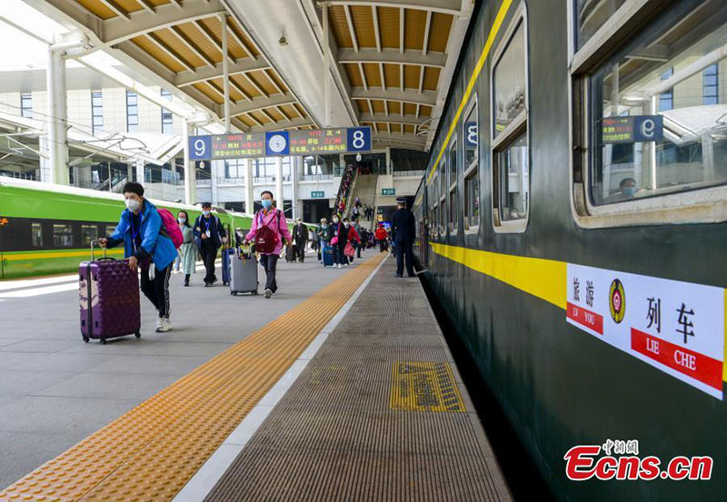 Le Xinjiang lance son premier train touristique de 2021