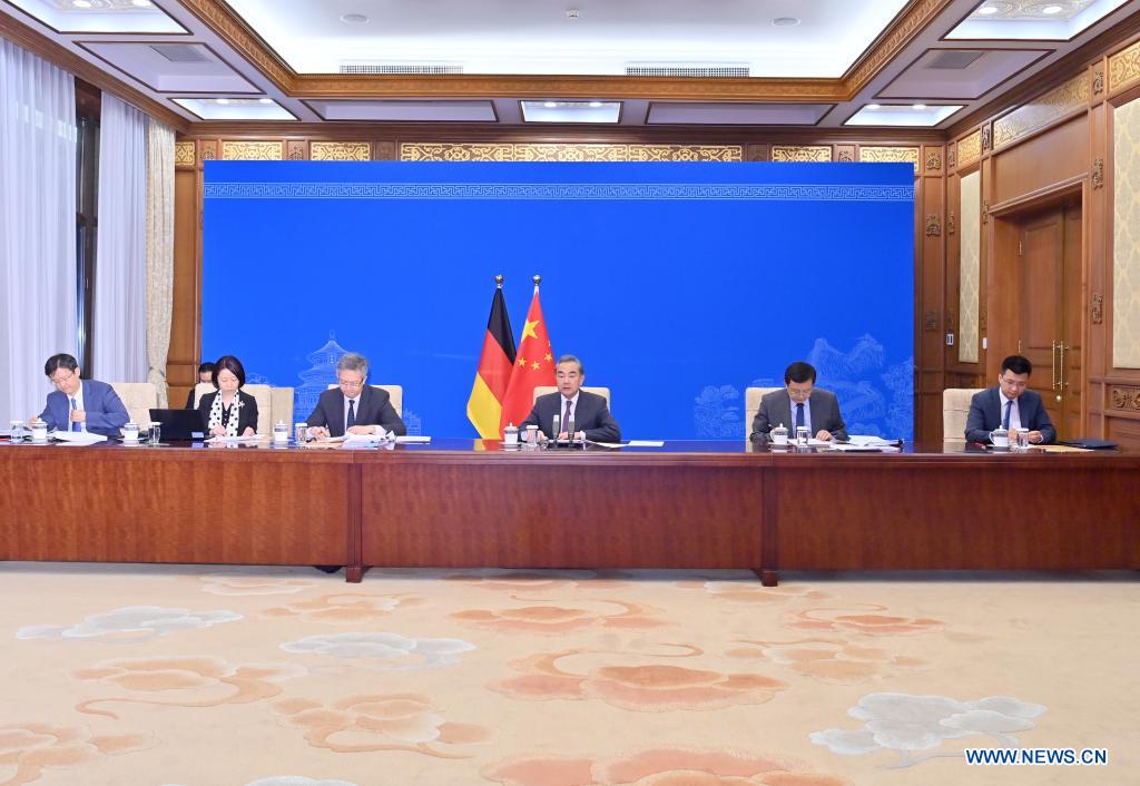 Le ministre chinois des AE rencontre son homologue allemand par liaison vidéo