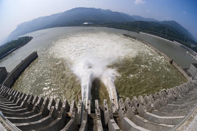 Le barrage des Trois Gorges invite les visiteurs à découvrir ses réalisations