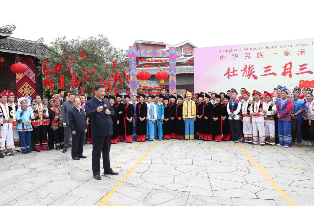 Chine : Xi Jinping inspecte la ville de Nanning
