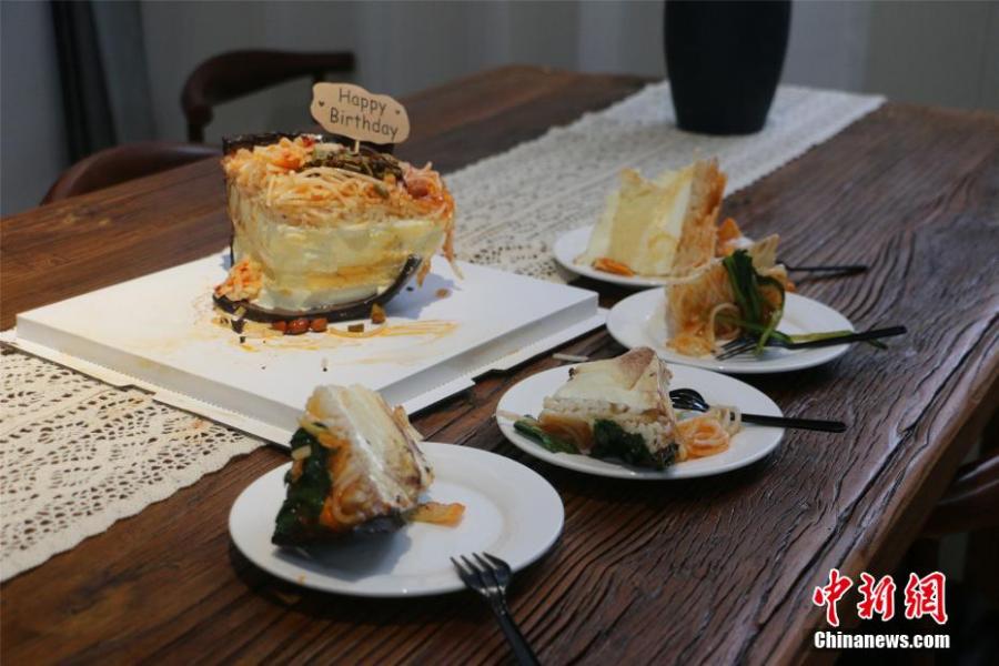 Le gâteau Luosifen fait ses débuts dans sa ville d'origine du Guangxi
