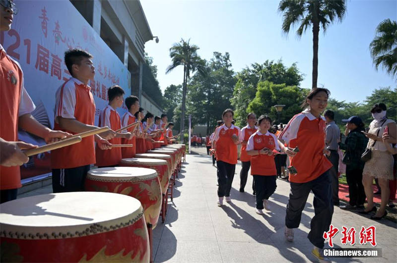 À l'approche du Gaokao, les candidats encouragés sous de multiples formes dans toute la Chine