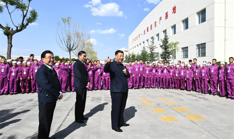 Xi Jinping met l'accent sur le développement des industries spécialisées et sur la stimulation du développement par l'innovation