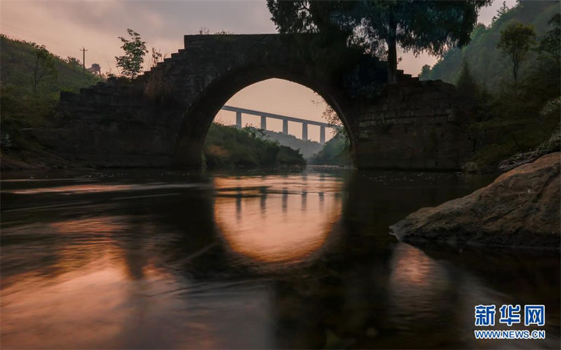 Un pont historique et le train à grande vitesse : une rencontre qui dépasse la distance temporelle