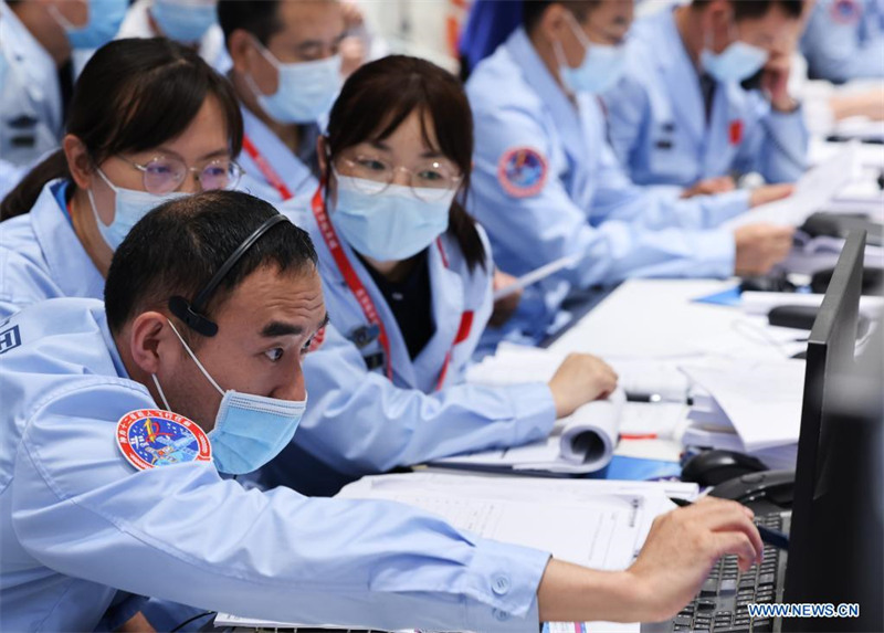 Les astronautes chinois achèvent les premières activités extravéhiculaires pour la construction de la station spatiale