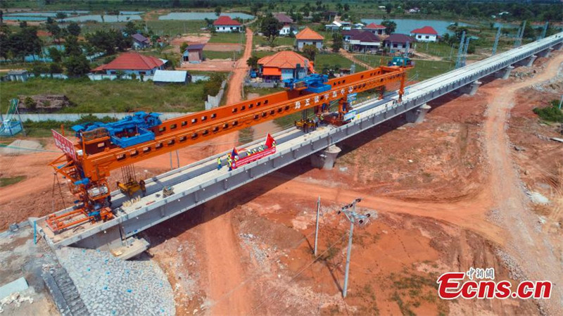 Fin de la construction du plus long pont du chemin de fer Chine-Laos