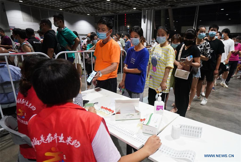 (COVID-19) Chine : Nanjing lance une campagne de dépistage à l'échelle de la ville après des infections dans un aéroport