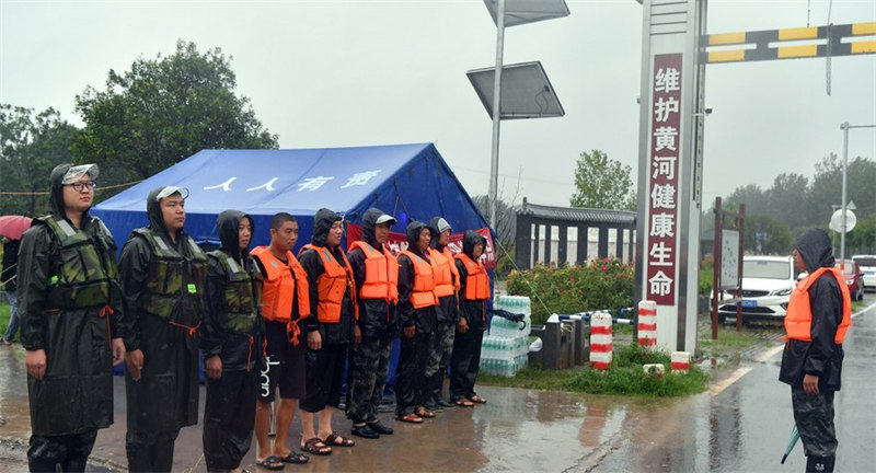 La Chine lance des efforts de sauvetage massifs après les pluies torrentielles du Henan