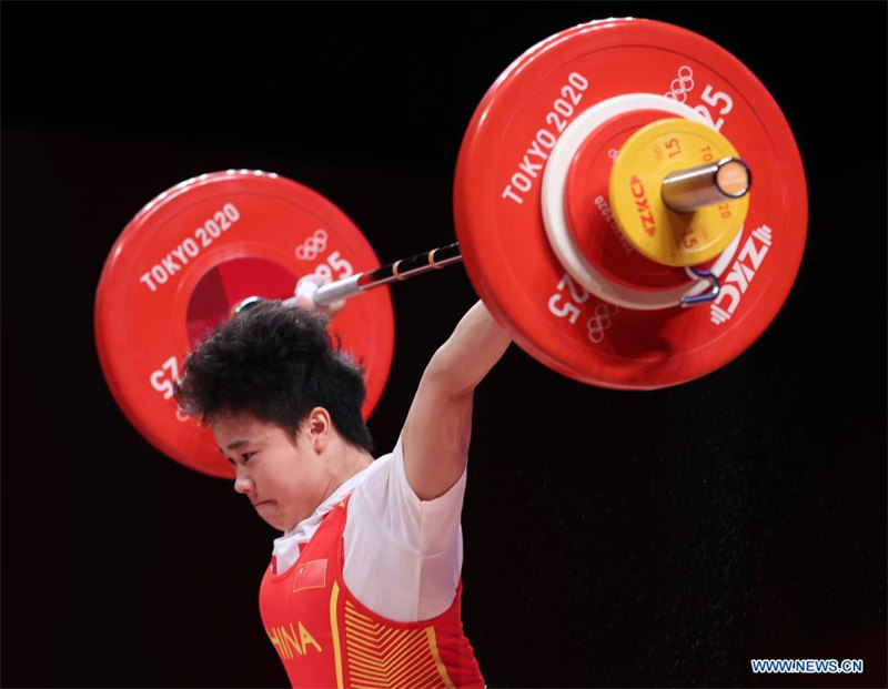 Jeux olympiques de Tokyo : la Chinoise Hou Zhihui remporte l'or de l'épreuve d'haltérophilie 49 kg dames