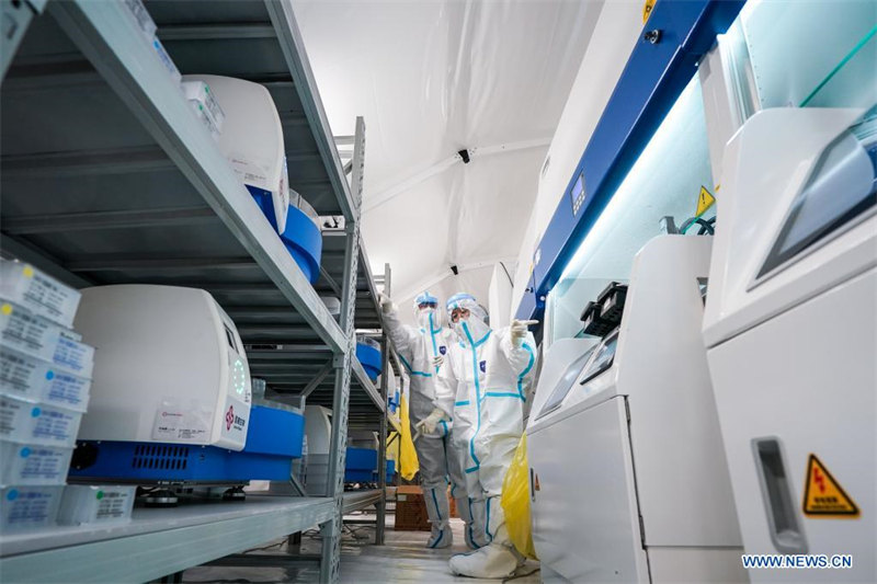 (COVID-19) Nanjing construit des laboratoires gonflables pour des tests d'acide nucléique de masse
