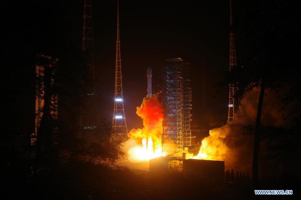 Chine : lancement du satellite Zhongxing-2E