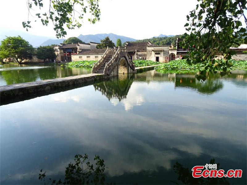 Les paysages pittoresques du village de Hongcun, site du patrimoine mondial