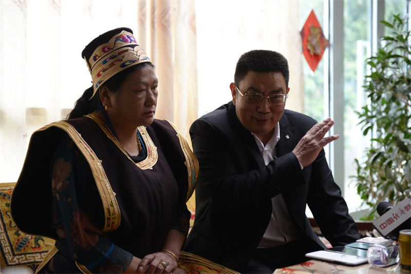 Les couples tibéto-han reflètent l'amour de l'unité de la région
