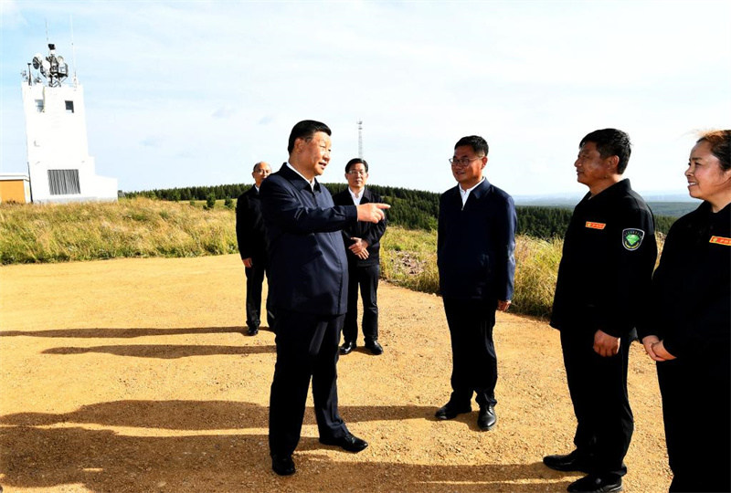 Xi Jinping en inspection dans une ferme forestière de la province du Hebei