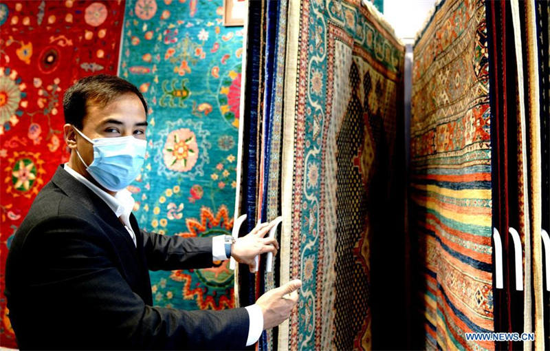 (CIIE) Tapis de laine artisanaux afghans