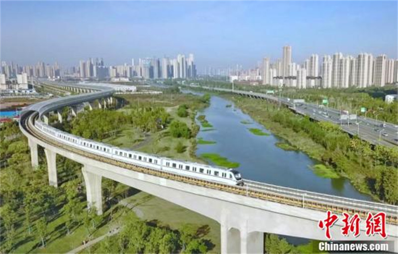 Une première ligne de métro de conduite entièrement automatique est mise à l'essai à Wuhan