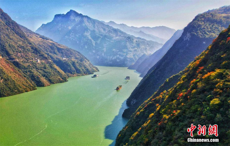 L' « autoroute sur l'eau » dans la zone du réservoir des Trois Gorges voit une circulation intense et fluide 