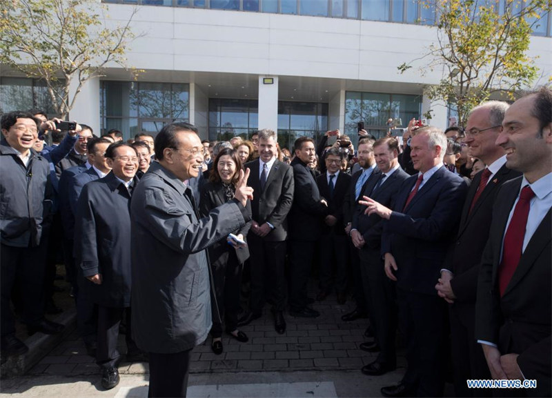Le Premier ministre chinois met l'accent sur une plus grande ouverture et l'amélioration de l'environnement des affaires