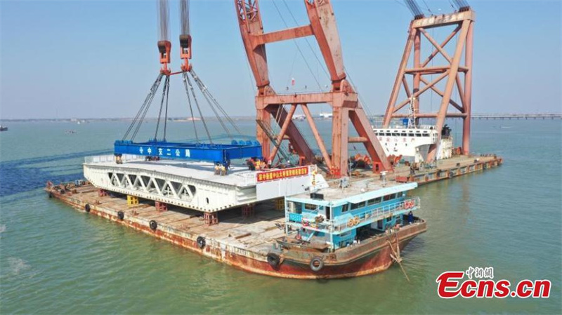 Guangdong : la construction du pont Shenzhen-Zhongshan se poursuit