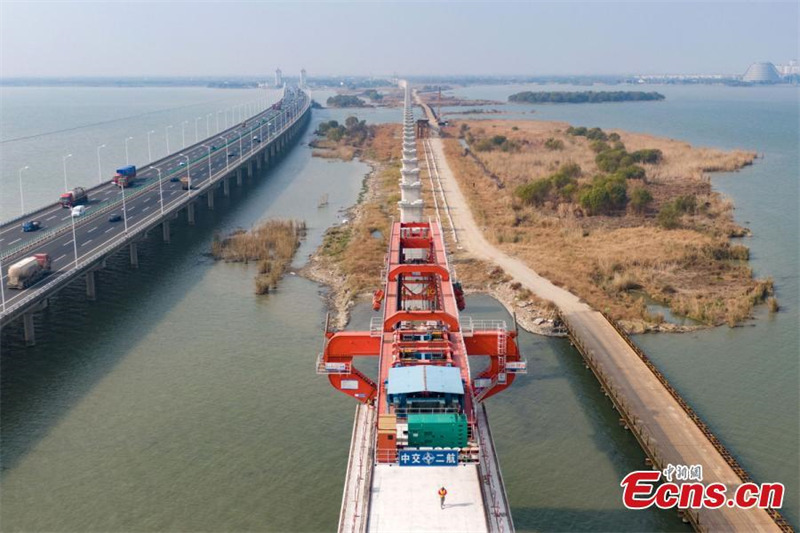 La construction d'une ligne interurbaine le long du fleuve Yangtsé s'accélère