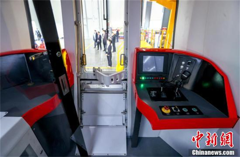 Le premier train aérien maglev de Chine est sorti des chaînes de production à Wuhan