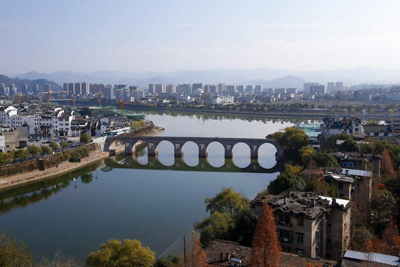 Huangshan, dans la province de l'Anhui : le projet de réparation du pont Zhenhai de la dynastie Ming a obtenu l'acceptation d'achèvement
