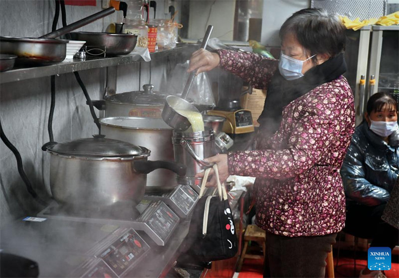 Dans le Henan, une cuisine partagée apporte chaleur et confort aux patients 