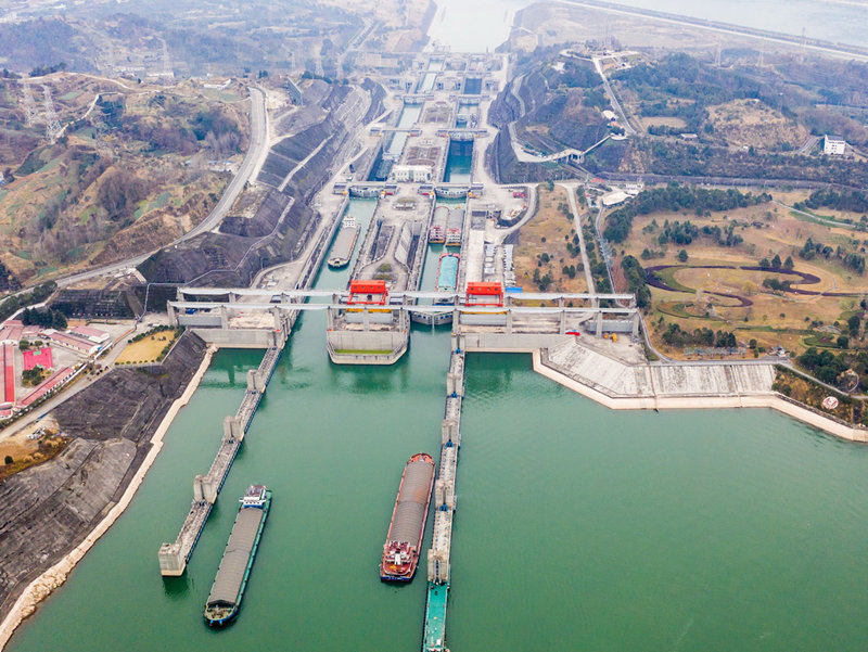 Le débit annuel de navigation des Trois Gorges dépasse pour la première fois 150 millions de tonnes