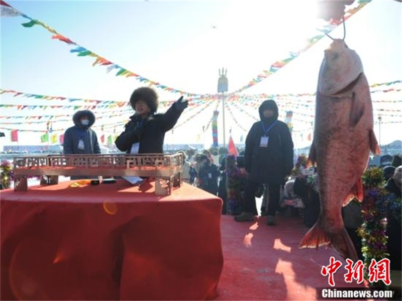 Jilin : la première prise dans le lac Chagan gelé vendue près de 3 millions de yuans