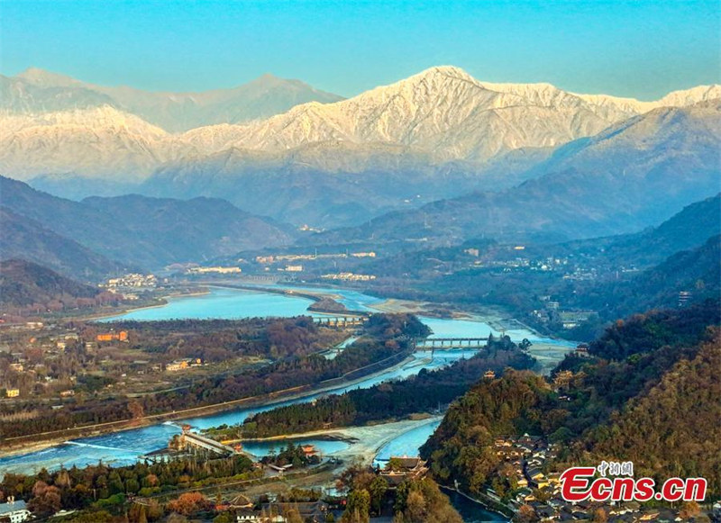 Les paysages d'hiver de Dujiangyan, site du patrimoine mondial