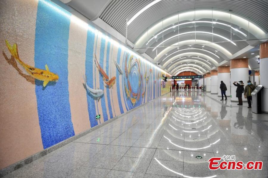 Des éléments chinois traditionnels ajoutent de la grâce aux stations du métro de Beijing