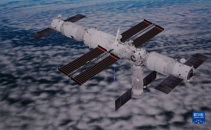 La Chine achève le test de transposition en orbite d'un vaisseau cargo avec le bras robotique de la station spatiale