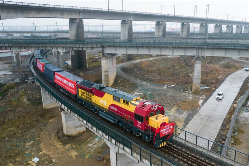 Le Hunan lance un service de fret ferroviaire international Chine-Laos