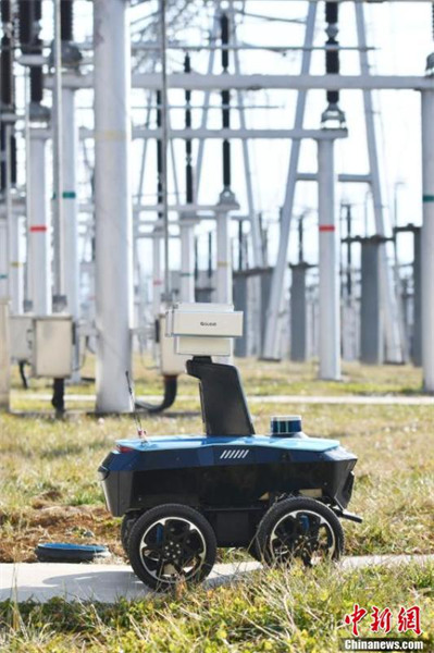 Sichuan : un robot intelligent travaille pour une sous-station de 500 kV à Liangshan