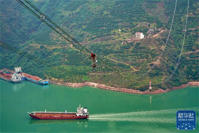 Jiangsu : la construction du projet de ligne de transmission électrique à ultra haute tension bat son plein