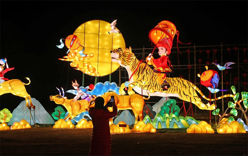 Chine : exposition de lanternes à Shenyang au Liaoning