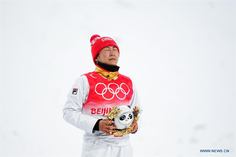 (BEIJING 2022) La Chinoise Xu Mengtao remporte la médaille d'or en saut acrobatique femmes