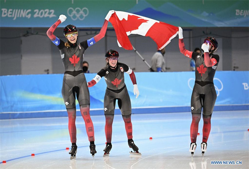 (BEIJING 2022) Les Canadiennes médaillées d'or de la poursuite par équipes en patinage de vitesse