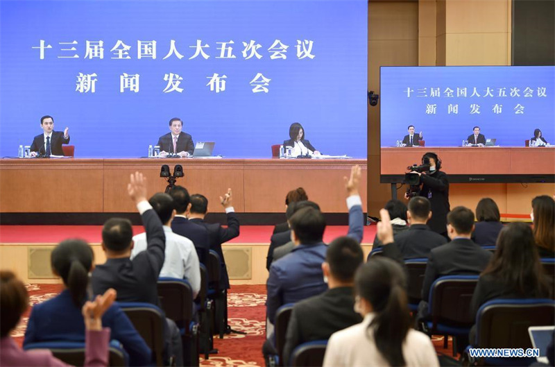 (Deux Sessions) L'organe législatif national chinois tiendra sa session pour six jours et demi
