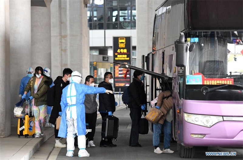 Deux premiers vols transportant des Chinois évacués de l'Ukraine arrivent en Chine