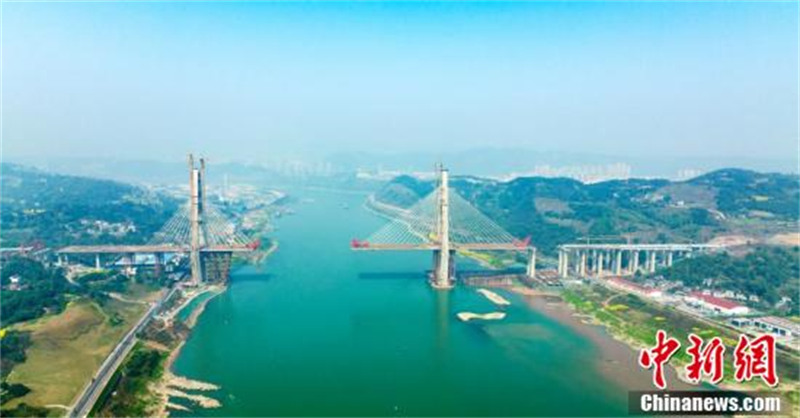 Sichuan : la construction du pont Yibin Lingang à double usage sur le fleuve Yangtsé
